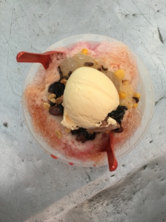 And for dessert... ais kacang... Ice cream, shaved ice, kidney beans, peanuts, corn, and jellies. Mostly just weird.